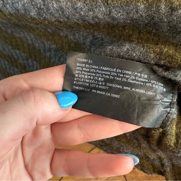 Theory | Diagonal Stripe Mock Neck Knit Sweater Tunic Size Large Wool Blend - Picture 4 of 5